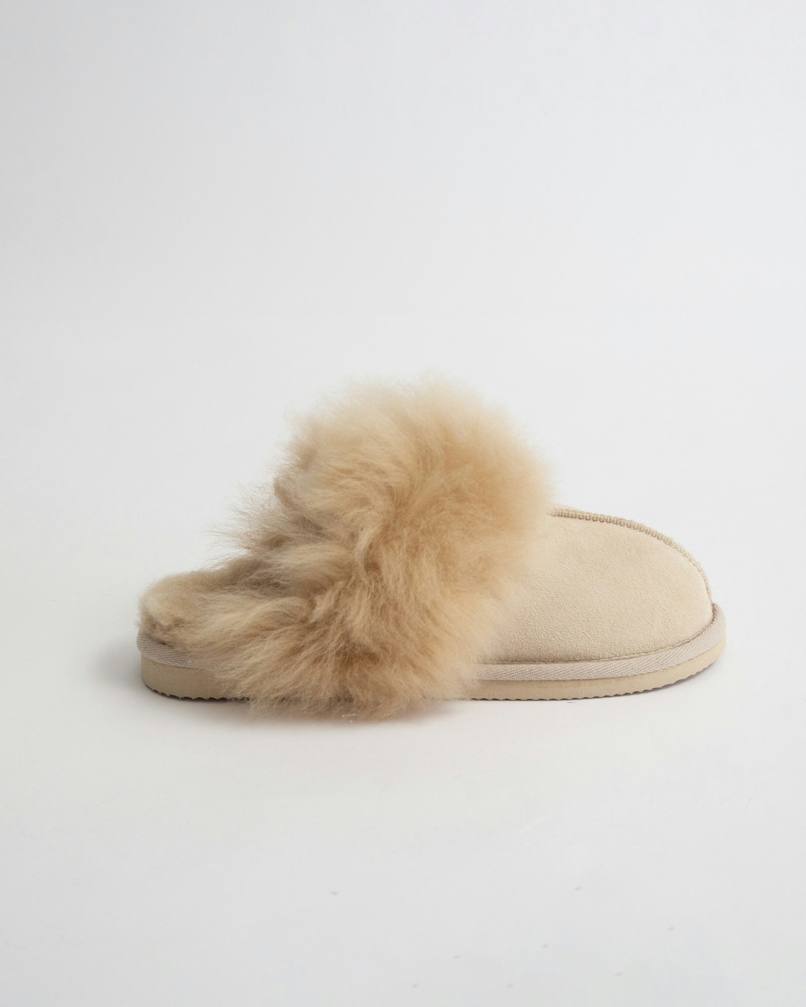 THURID Fårskinnstofflor, Beige
