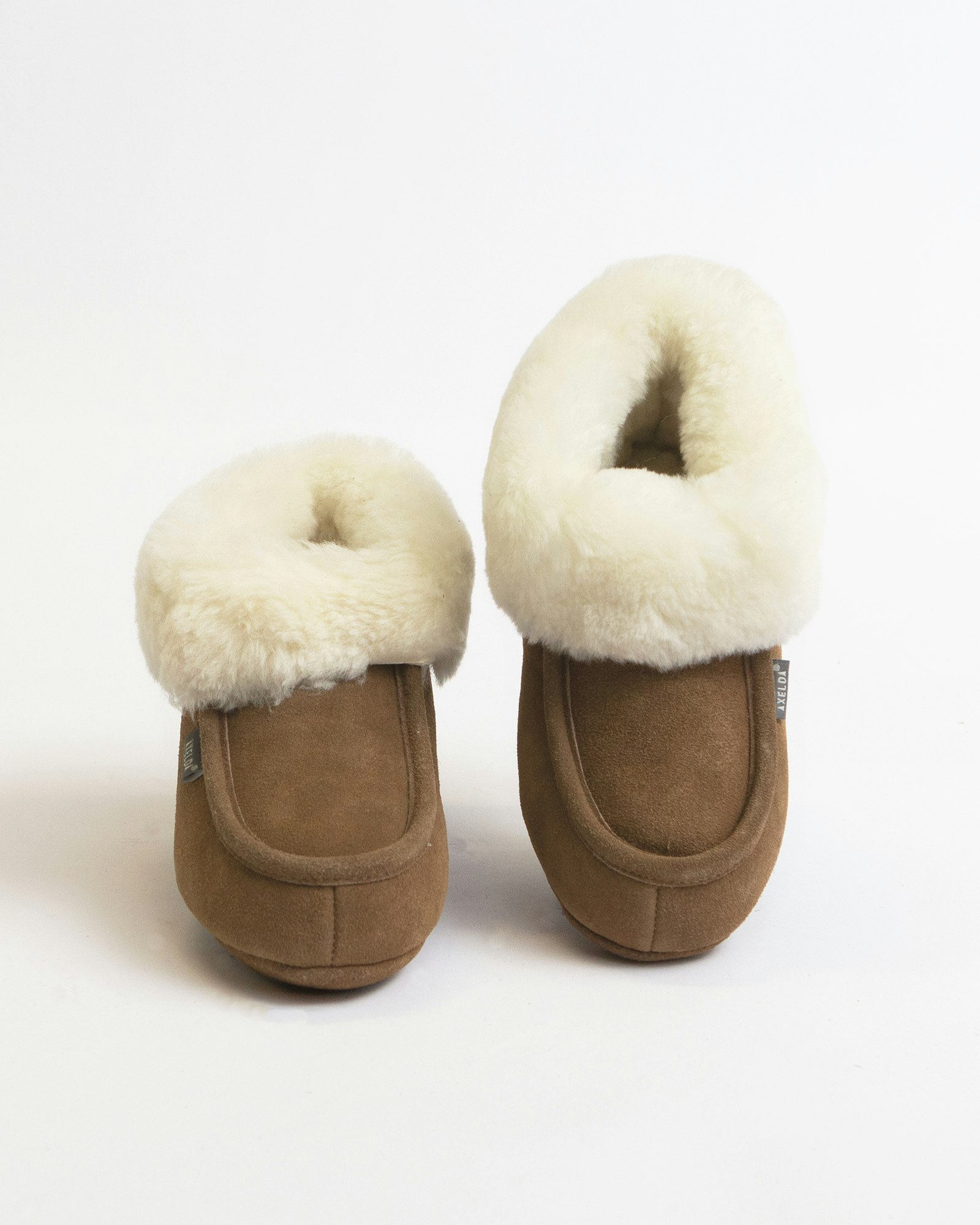 LONDON Mjuka Fårskinnstofflor från Axelda, Chestnut/Creme