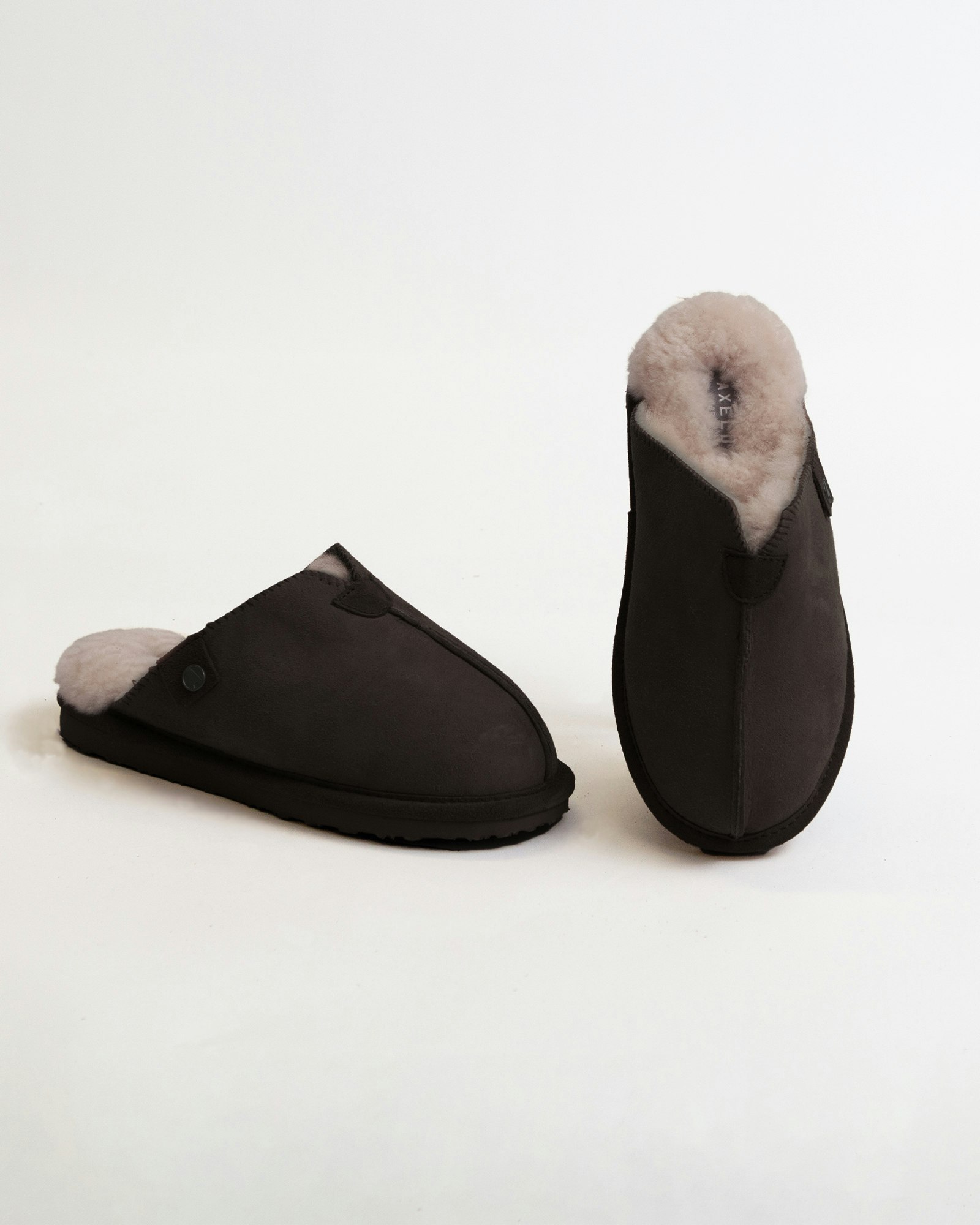 ÅBO Fårskinnstofflor från Axelda, Black/Stone
