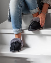 NANCY Fårskinn Slippers, Black/Grey