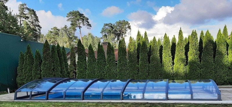 Vilken påverkan har pooltaket på vattentemperaturen?