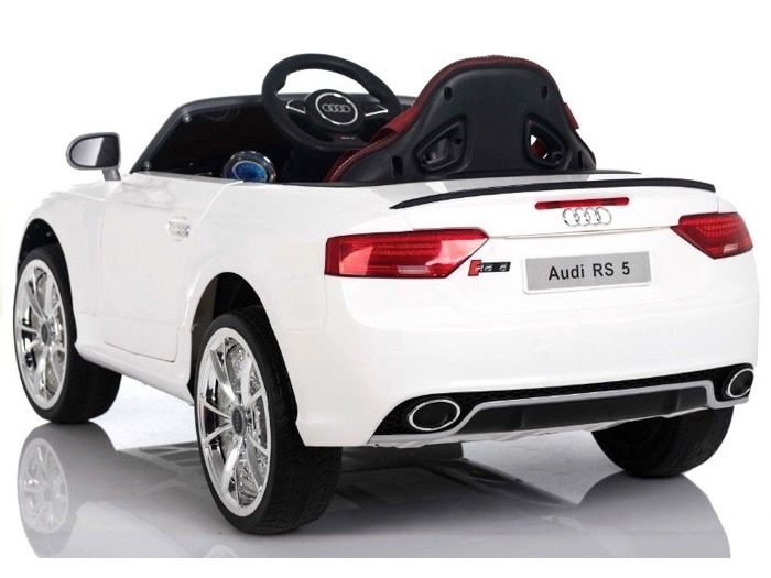 Audi RS5, musik, lädersäte, EVA-däck