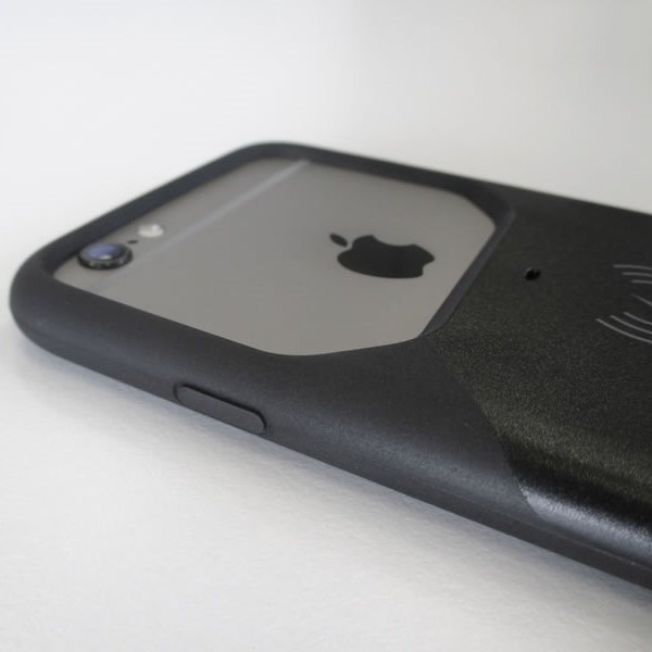 Aircharge iPhone 6 Plus, 6s Plus MFi Qi trådlöst laddningsskal - svart - baksida
