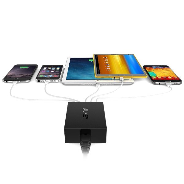 Aukey mobilladdare med 5 uttag laddar 5 telefoner och surfplattor samtidigt