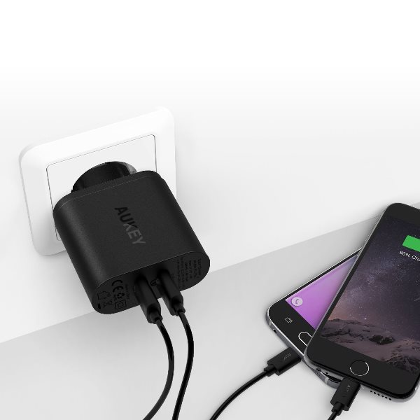 Aukey mobilladdare med 2 uttag med Quick Charge 3.0 laddar även utan Quick Charge