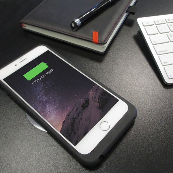 Aircharge iPhone 6/6s MFi Qi trådlöst laddningsskal laddar en iPhone