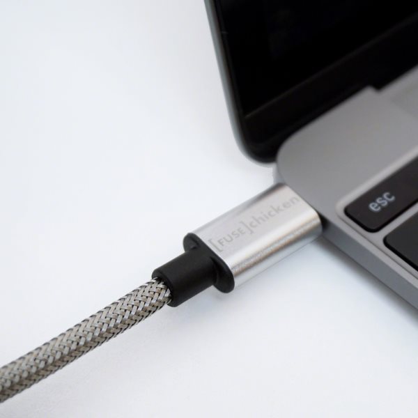 Fuse Chicken Armour USB-C 1m rostfritt stål, laddar MacBook