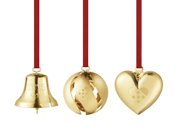 Georg Jensen 2025 Jul set med hjärta, klocka och kula. 18 Karat guldpläterat. Ornament 3 delar