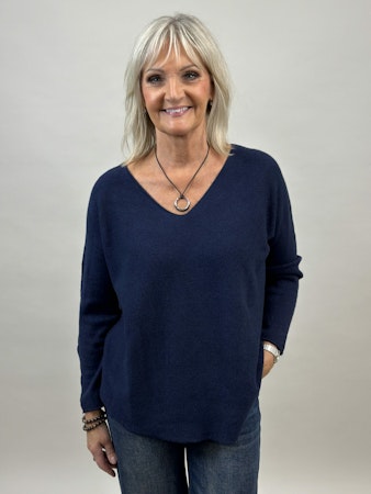 Hella v-neck marinblå