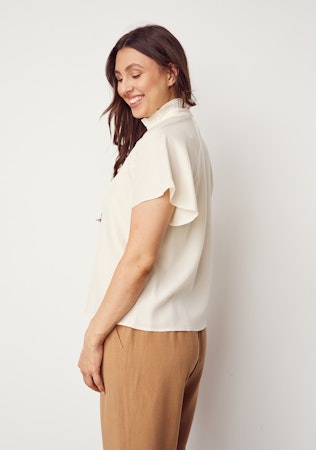 Konnie blus