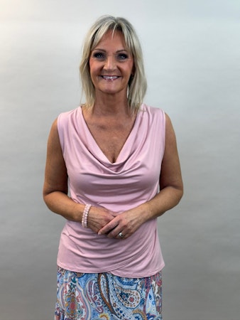 Ada topp rosa