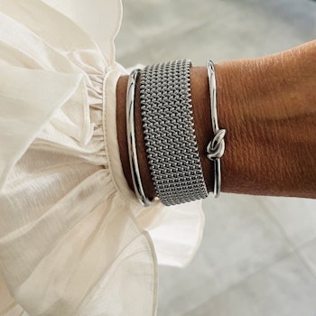 Knot bangle silver