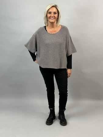 Nessa ponchotröja taupe