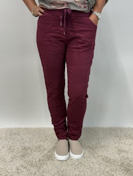 Signe stretchbyxa vinröd