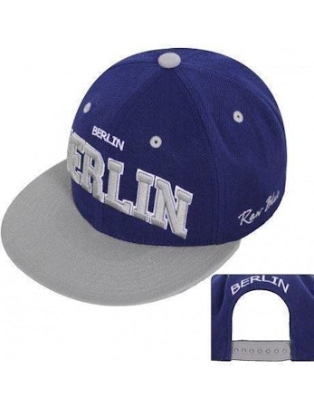 RB Berlin Snapback Navy. Coolt Tryck! Broderad text Fashion Tjejer och killar