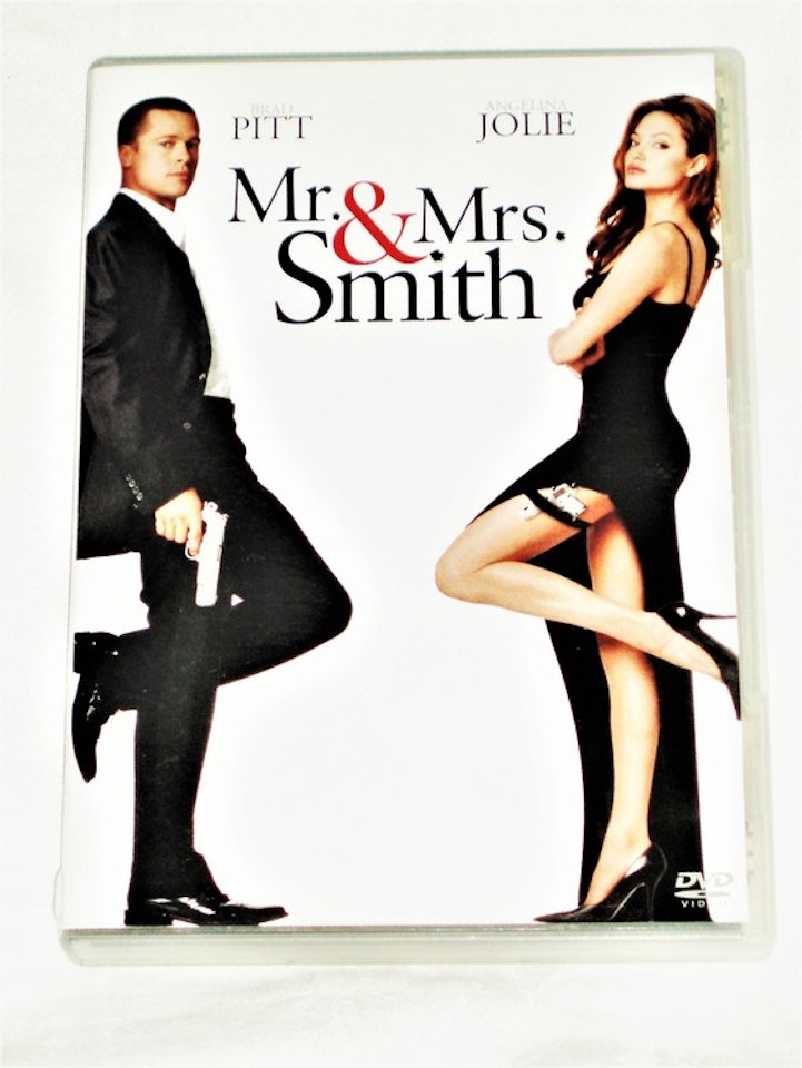 Mr&Mrs. Smith Svensk text,normalt begagnat skick.