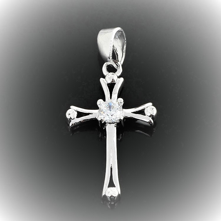 Kors Silverpläterad med kristall och halskedja.