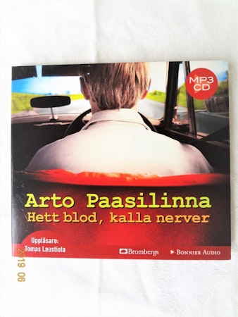 Arto Paasilinna "Hett Blod Kalla Nerver"mycket bra skick.