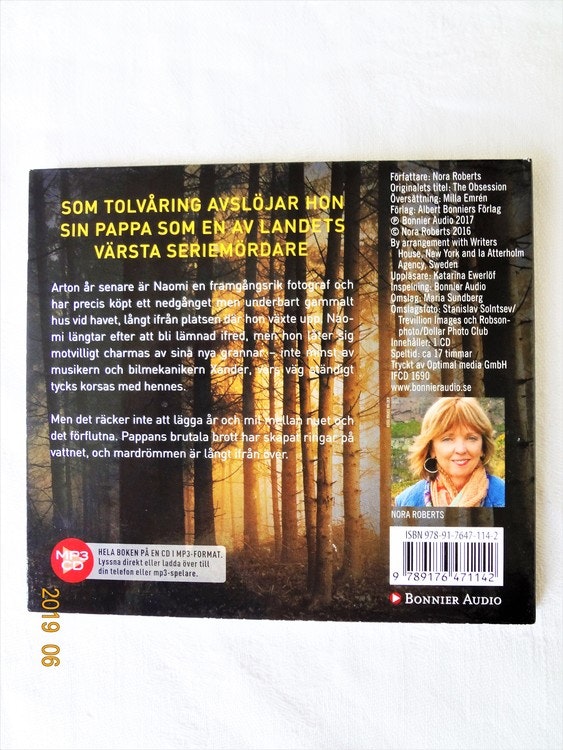 Nora Roberts "Förföljaren" mycket bra skick begagnad.