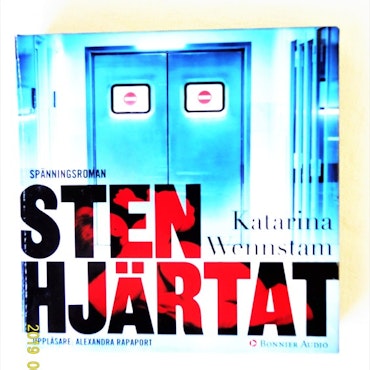 Katarina Wennstam "Stenhjärtat" mycket bra skick begagnad.