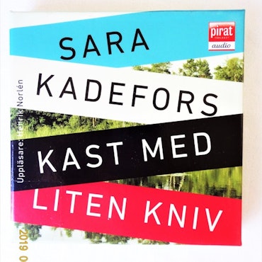 Sara Kadefors "Kast Med Liten Kniv" mycket bra skick begagnad.