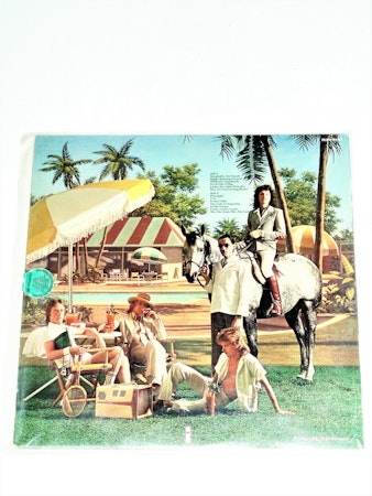 SPARKS Indiscreet.Albumet släpptes i  oktober 1975.