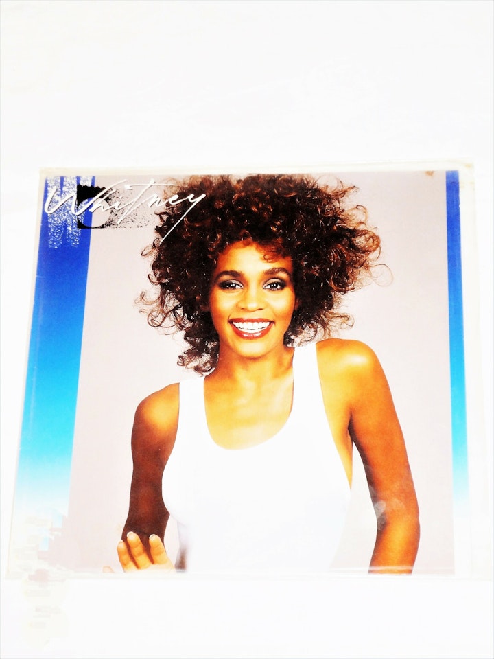 Whitney Houston "Whitney" släppt den 2 juni 1987 .