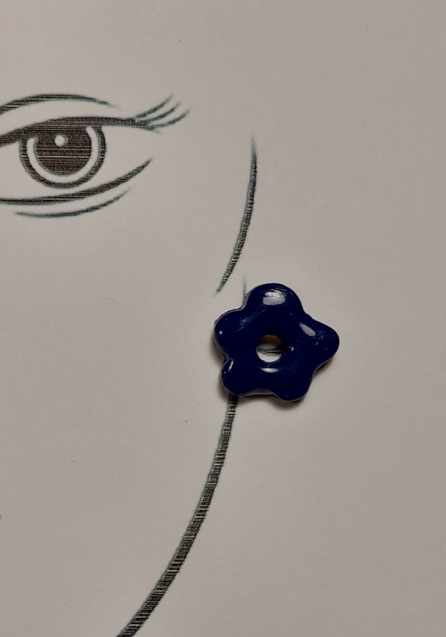 Örhänge mörkblå liten blomma