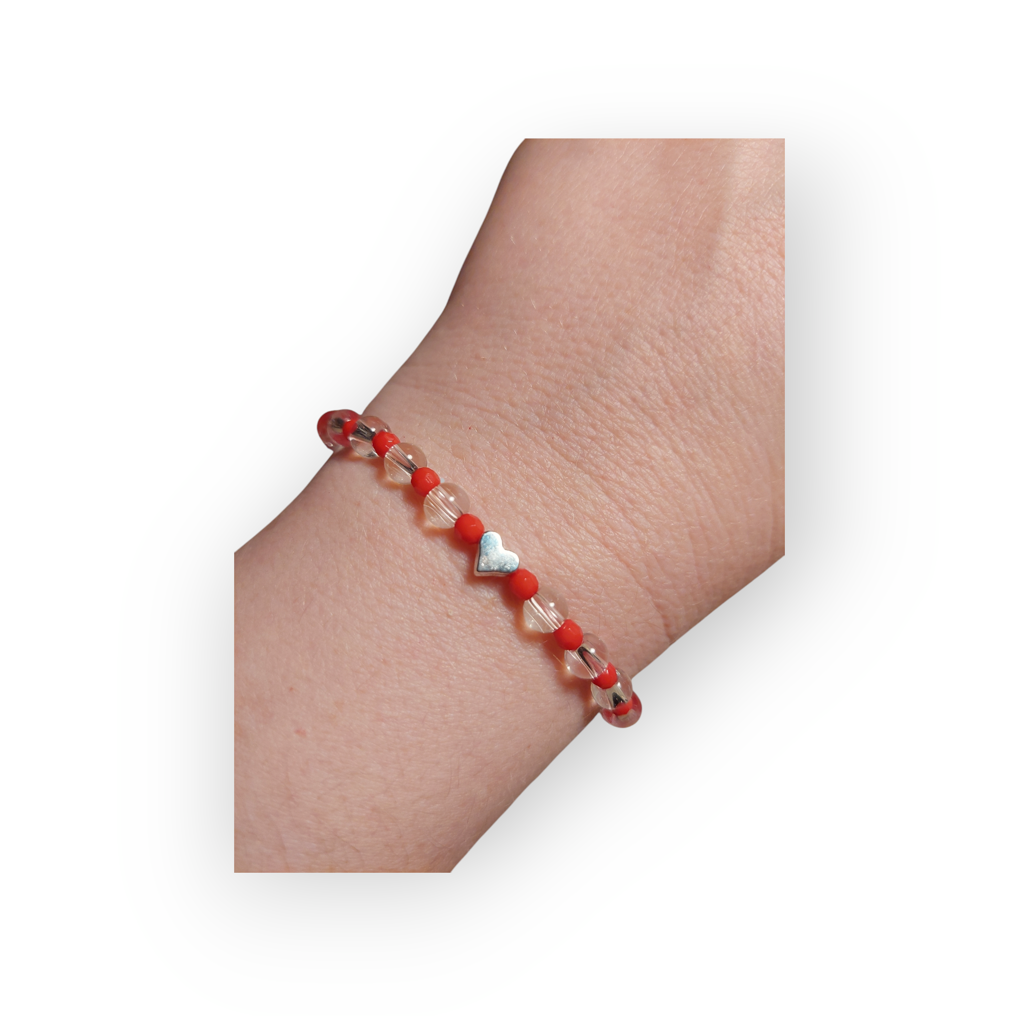 Armband röd med litet hjärta