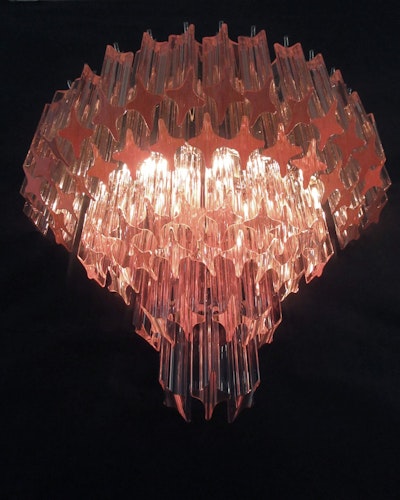 Ett par Murano vägglampor med varje 63 prismor