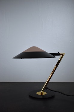 Svart bordslampa