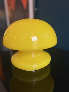 Vintage bordslampa i glas / gul färg