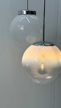 Ett par vintage klotlampa