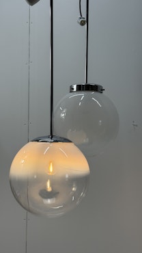 Ett par vintage klotlampa