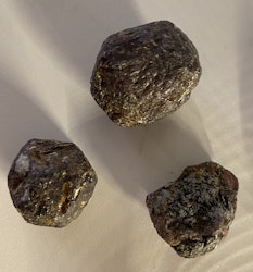 Almadin Granat rå