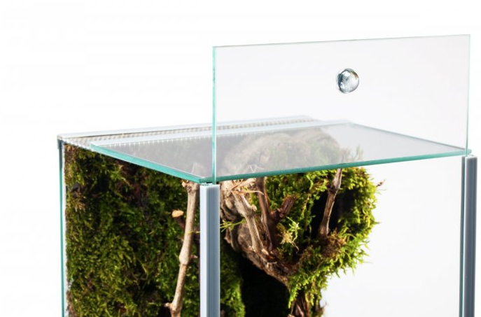 Terrarium med inbyggd ventilation 25x30x30