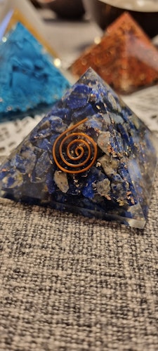 Orgone Reiki Healing Pyramid, sodalit