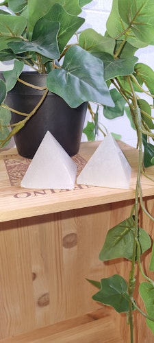 Selinit pyramid