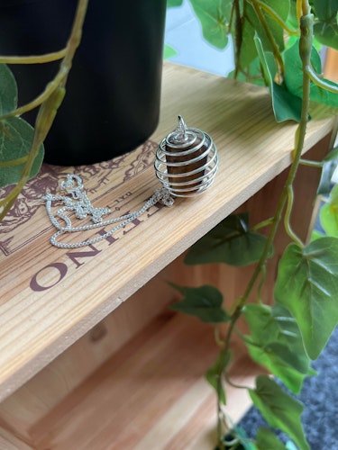 Spiral tumlade hängsmycke, tigeröga