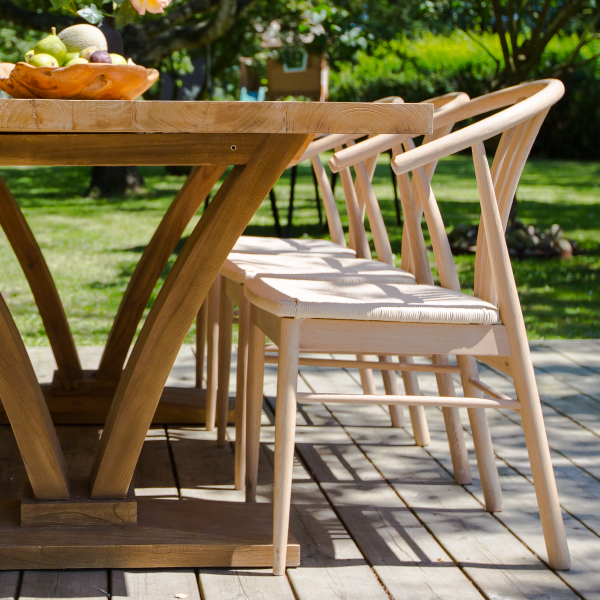 Et rustikt teak-spisebord - Homezan møbler!