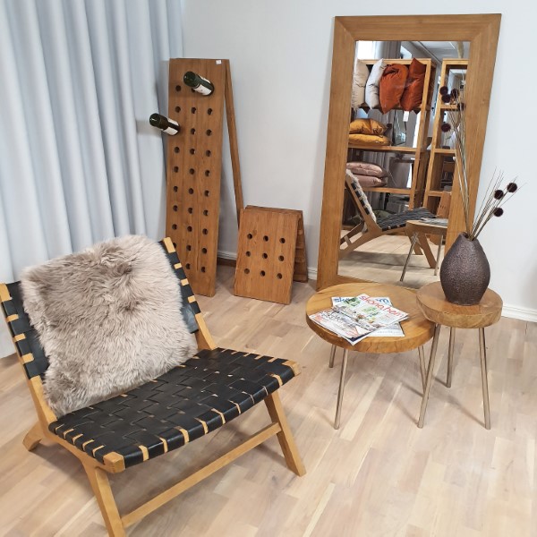 soffbord stol spegel vinställ trämöbler massivt trä