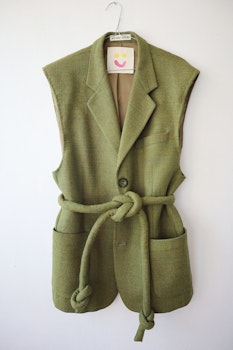 Wool vest with belt