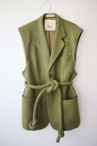 Wool vest with belt