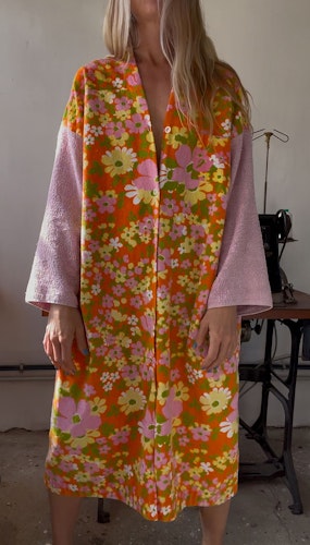 Bathrobe with buttons