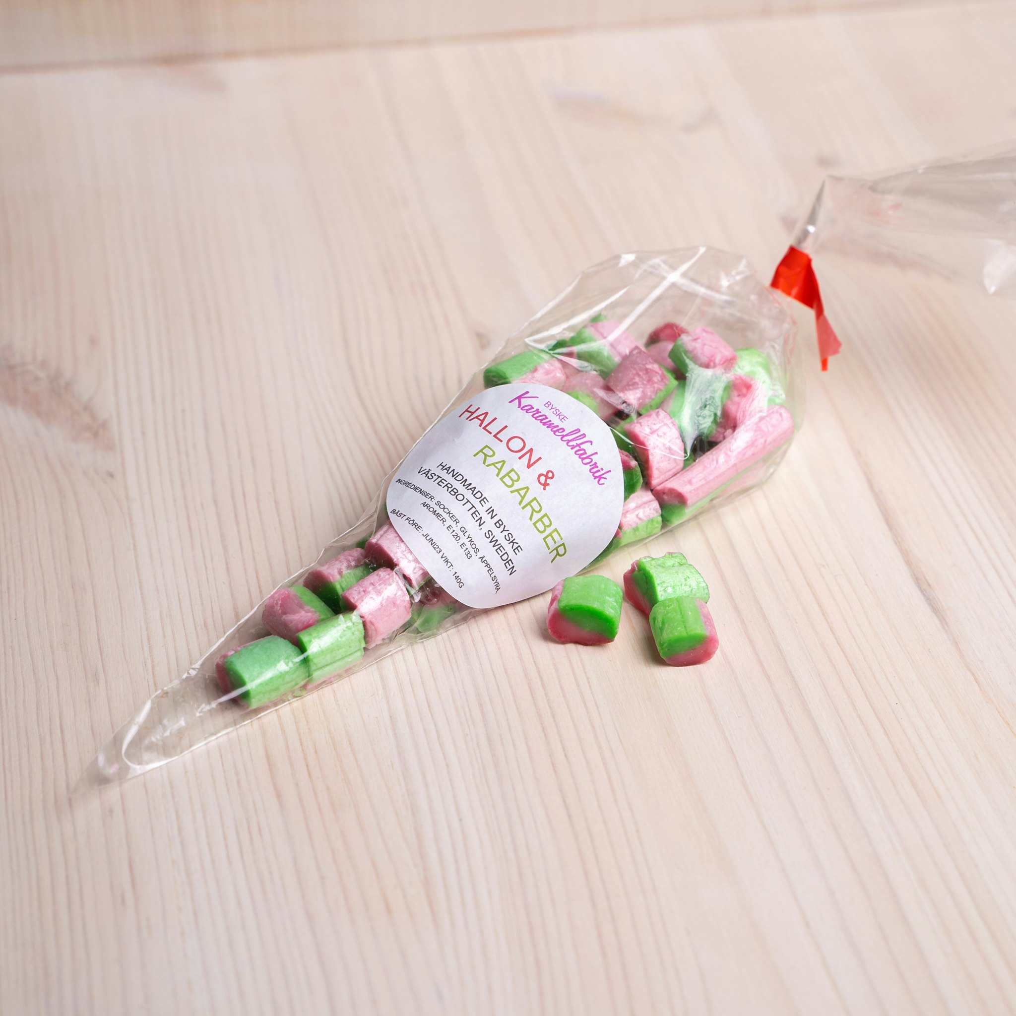 Raspberry rhubarb, cone - 120 grams