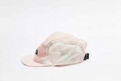 VÅGA Wind Resistant Feather Racing Cap Blush / Dusty Lilac / White