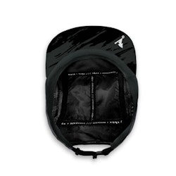 VÅGA Wind Resistant Feather Racing Cap Black / Charcoal