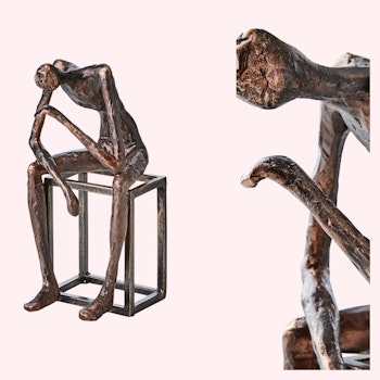 Figur sidder