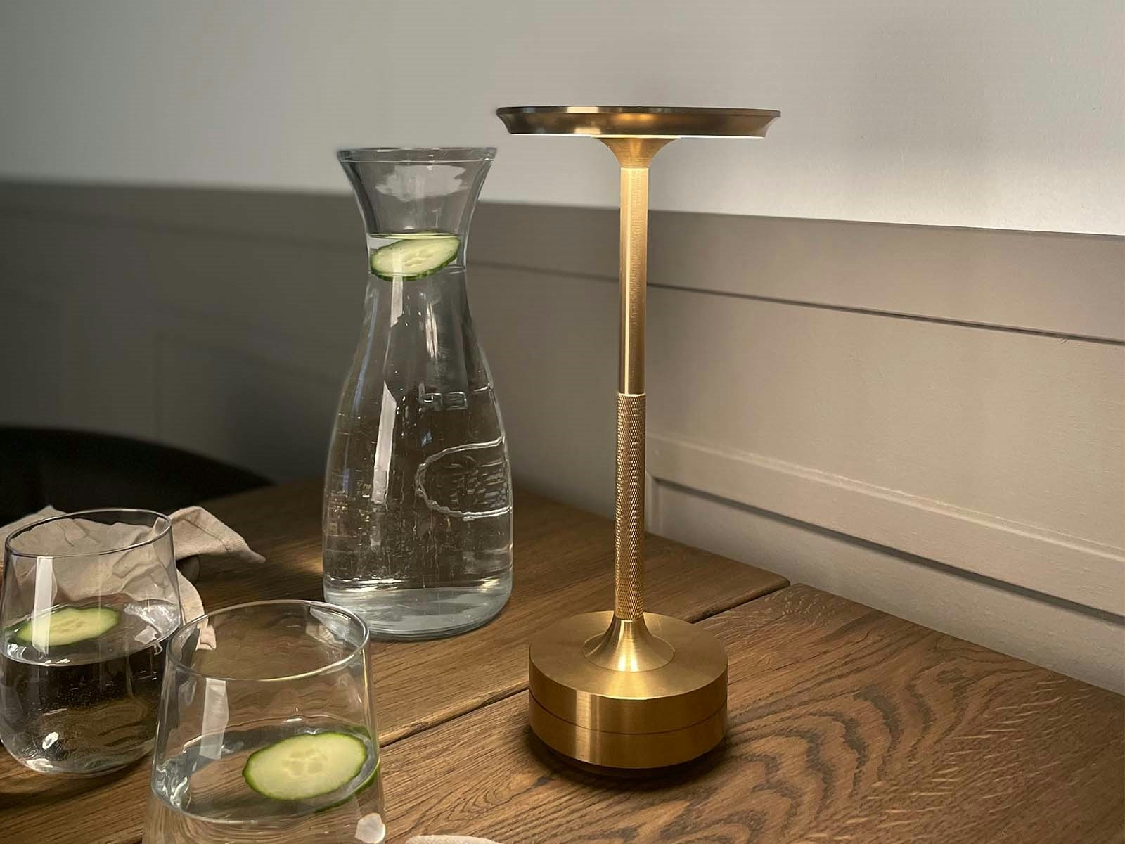 Ava lampe, guld