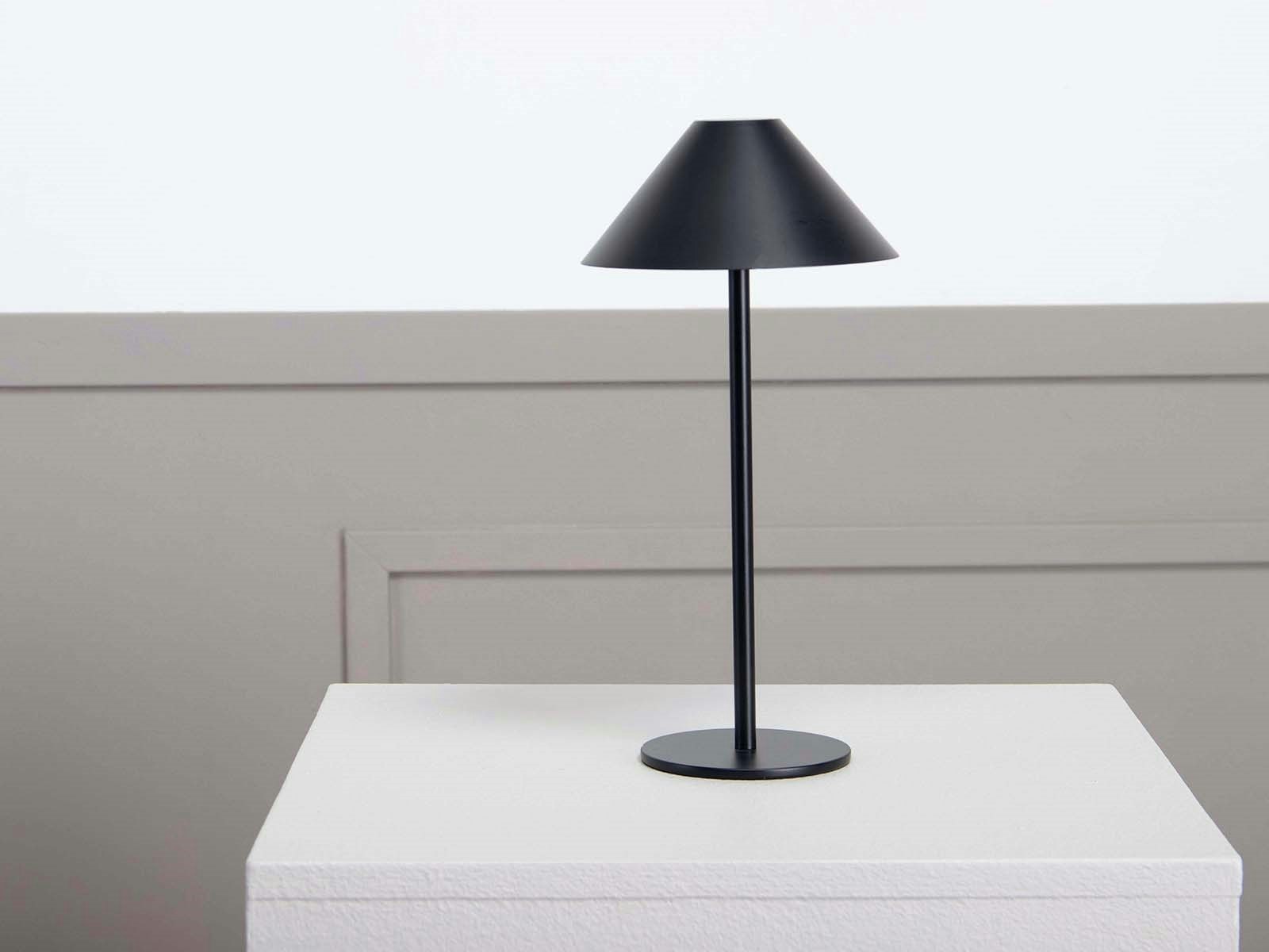Era lampe, Sort